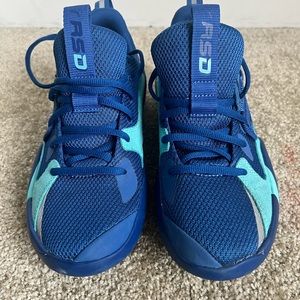 Boys Puma Dreamers size 7